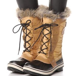 Sorel Women’s Winter Boots in Tan